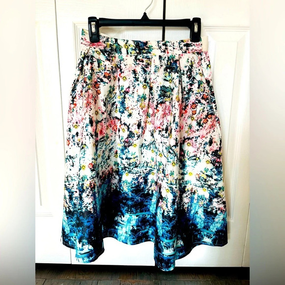 Floral skirt, size small - Picture 1 of 1